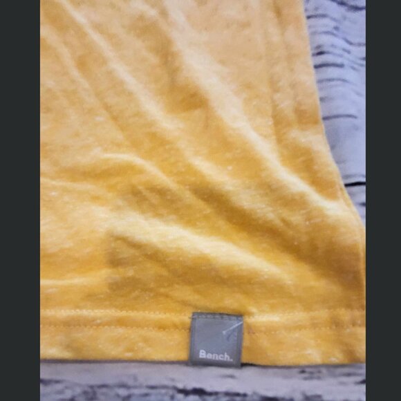 New Bench Yellow On Cloud 9 T-Shirt Size S - Picture 6 of 6